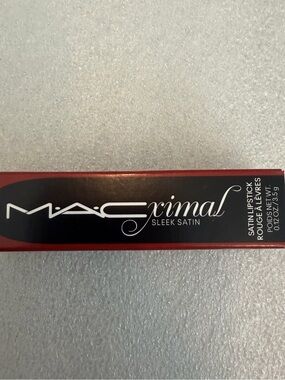 MAC ximal Sleek Satin Lipstick - 827 Dubonnet